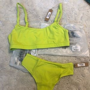 SKIMS NEON Fits everyone Scoop bra S & thong XS